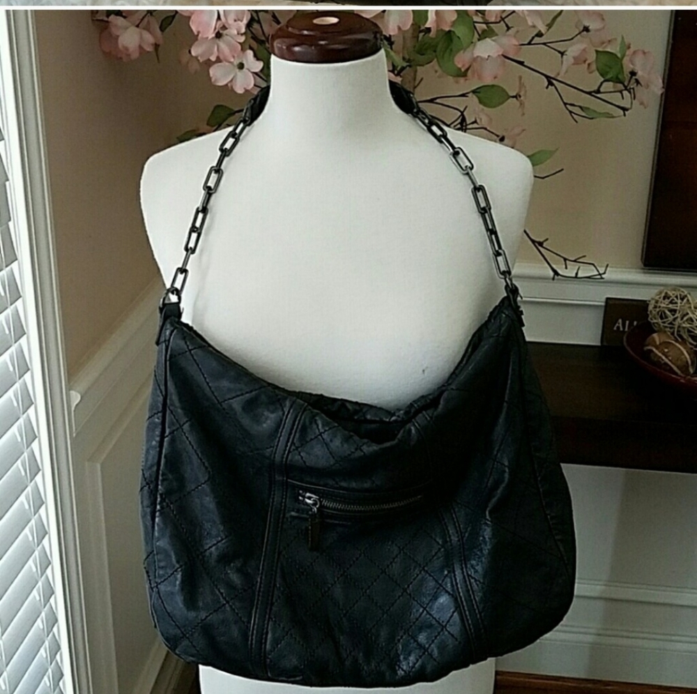 Authentic Tory Burch shoulder bag pebbled leather 11x22